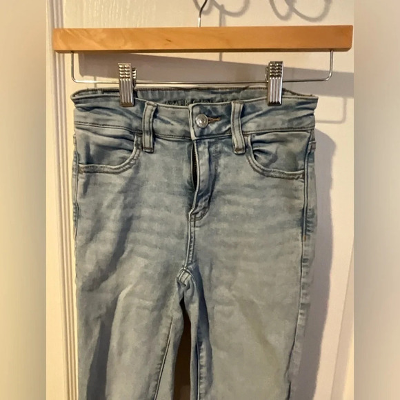 American Eagle Next Level Stretch, High Rise Jeggings. Sz 0. Light wash. - Picture 3 of 6